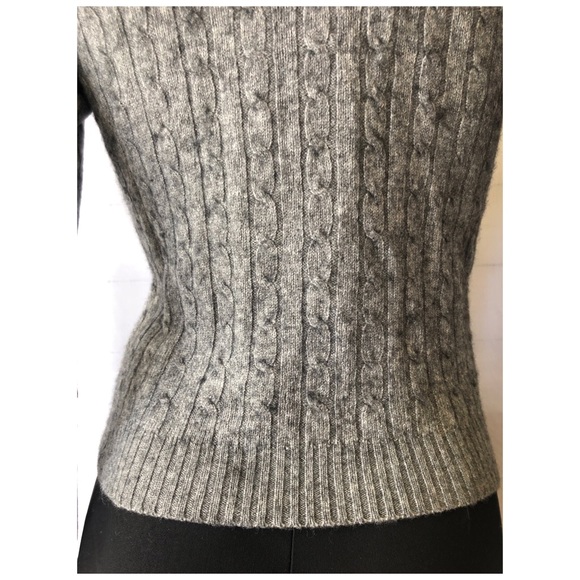 J Crew ♥️ Cable Knit Sweater - Picture 9 of 9